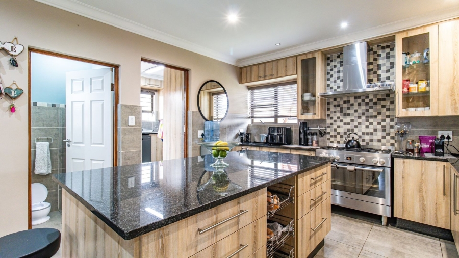 4 Bedroom Property for Sale in Boschdal North West